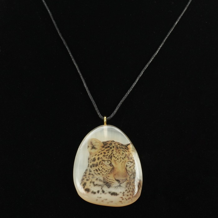 Кулон «Леопард», 4×4 см, селенит 