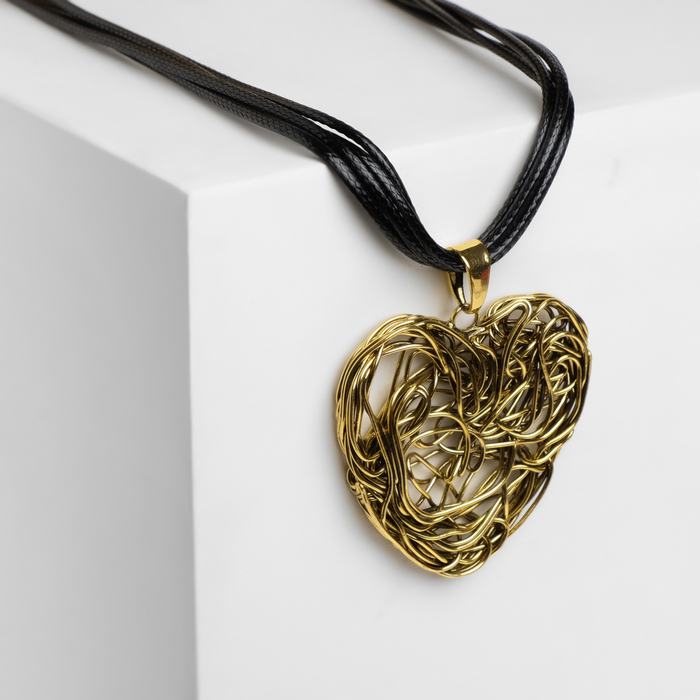 Кулон на шнурке "Алхимия" спрессованное сердце, цвет чернёное золото, 45см 