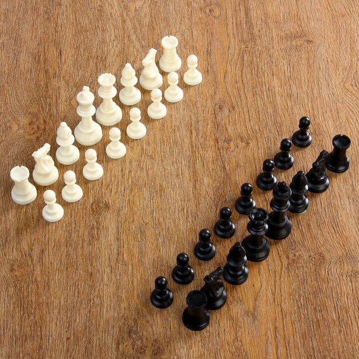 Фигуры шахматные пластиковые  (король h=9.7 см, пешка 4.2 см) 