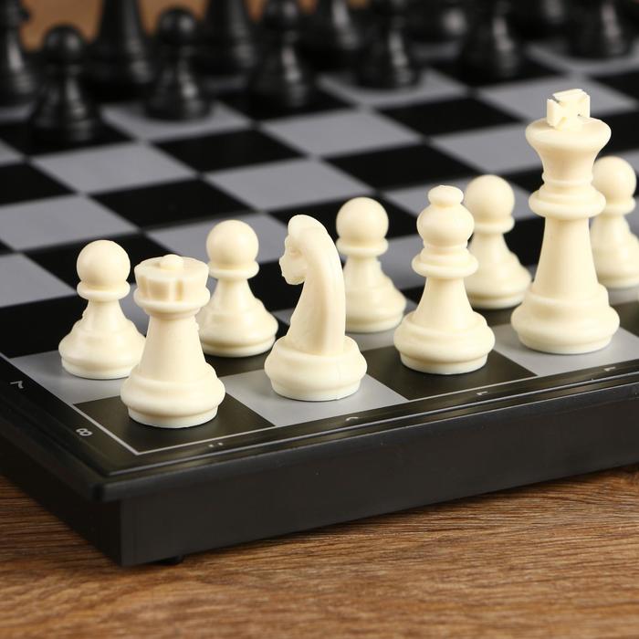 Шахматы "Слит", на магните, (фигуры пластик, доска пластик 25х25 см) 