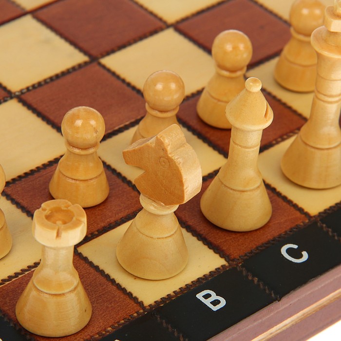 Игра настольная "Шахматы", доска и фигуры дерево, 27х27 см 