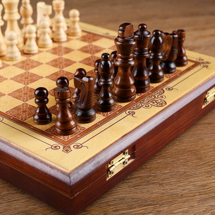 Шахматы "Золотая классика" (доска дерево 30х30 см, фигуры дерево, Король h=8 см) 