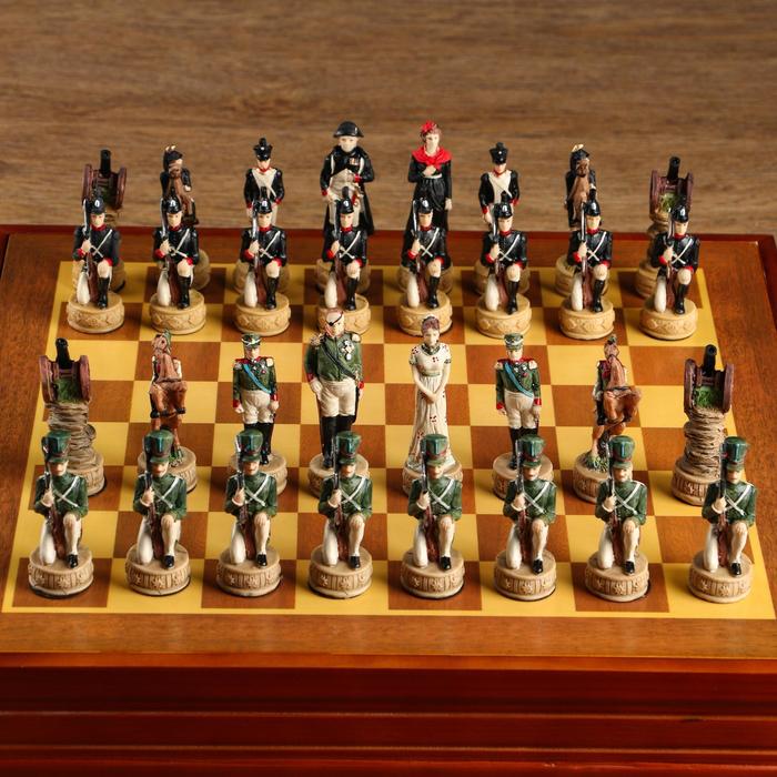 Шахматные фигуры "Отечественная война" (h короля=8 см, h пешки=6 см) 