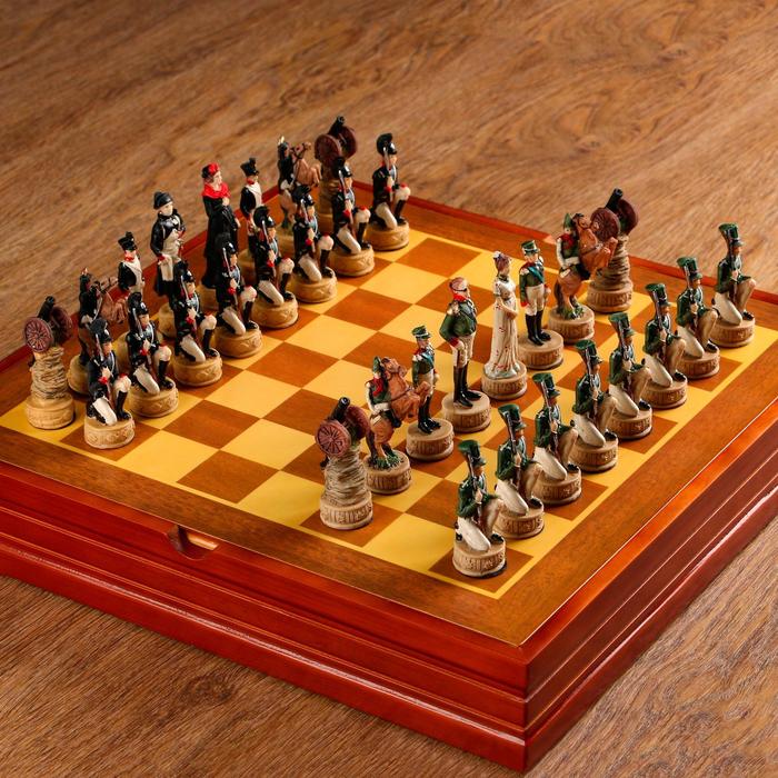 Шахматные фигуры "Отечественная война" (h короля=8 см, h пешки=6 см) 