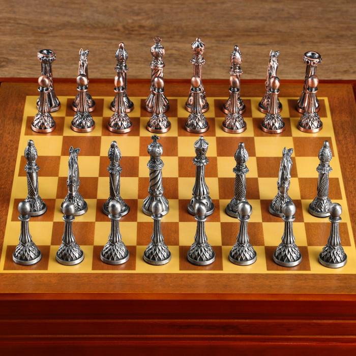 Шахматные фигуры сувенирные, h короля=8 см, пешки=5.6 см. d=2 см 