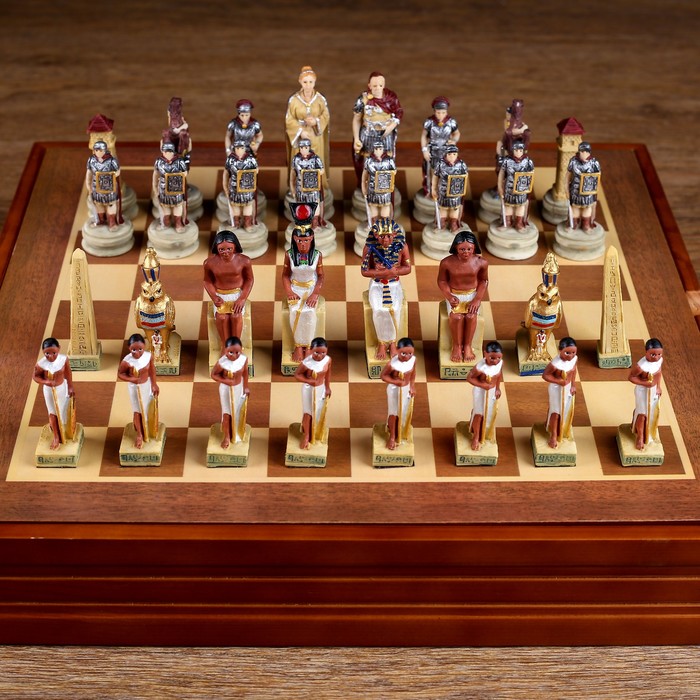 Шахматы сувенирные "Битва за Египет" (доска 36х36х6 см,  h=8 см, h=6 см) 