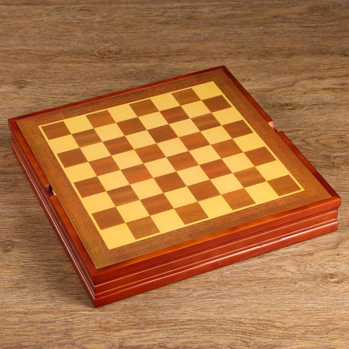 Шахматы сувенирные, h короля=7.8 см, пешки=5.4 см. d=2 см, 36х36 см 