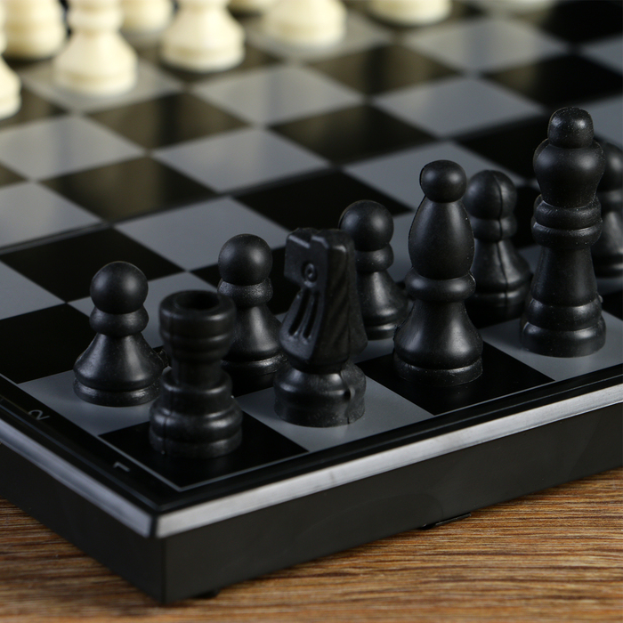 Шахматные фигуры, высота короля 3.8 см, пешки 1,9 см, пластик, чёрно-белые, в пакете 