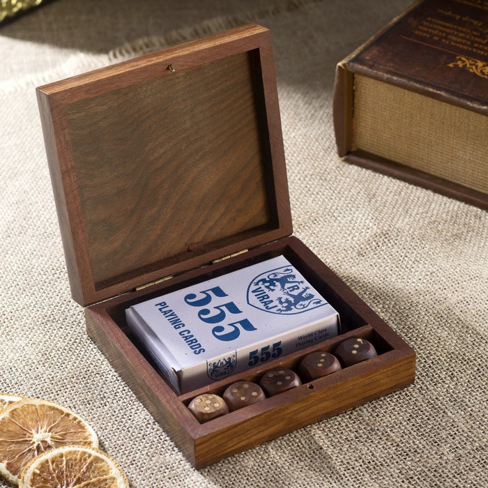Сувенирный набор "Колода карт и игральные кубики" 13х12х4 см 