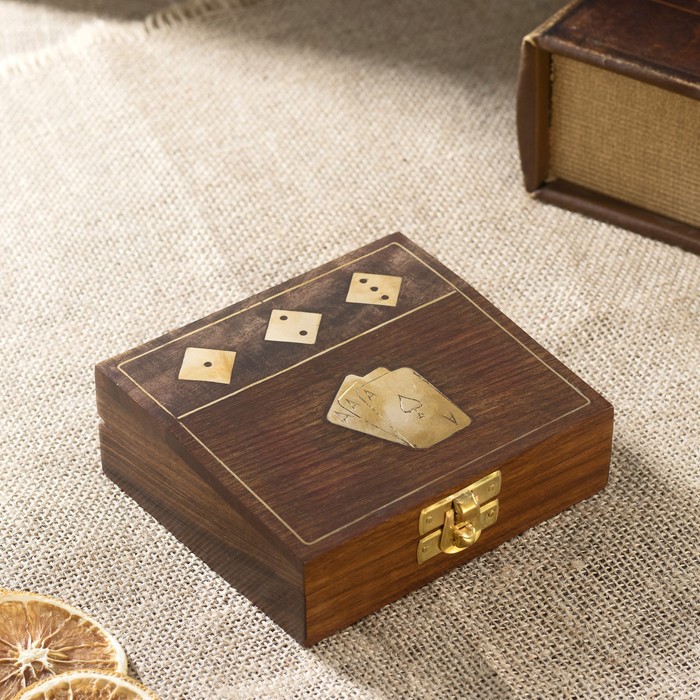 Сувенирный набор "Колода карт + кости" (5 кубиков) 12х10,5х4,5 см 