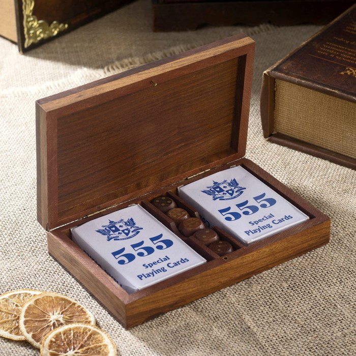 Сувенирный набор "Две колоды карт + кости" (5 кубиков) 12х10,5х4,5 см 
