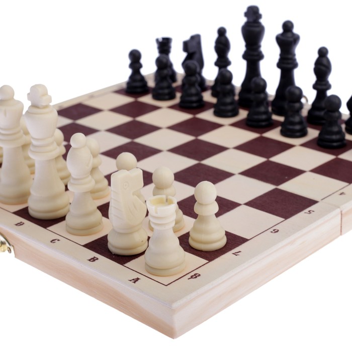 Настольная игра 2в1: шашки d=2.6 см, шахматы, король h=8 см, пешка h=3.5 см, поле 30х30 см 