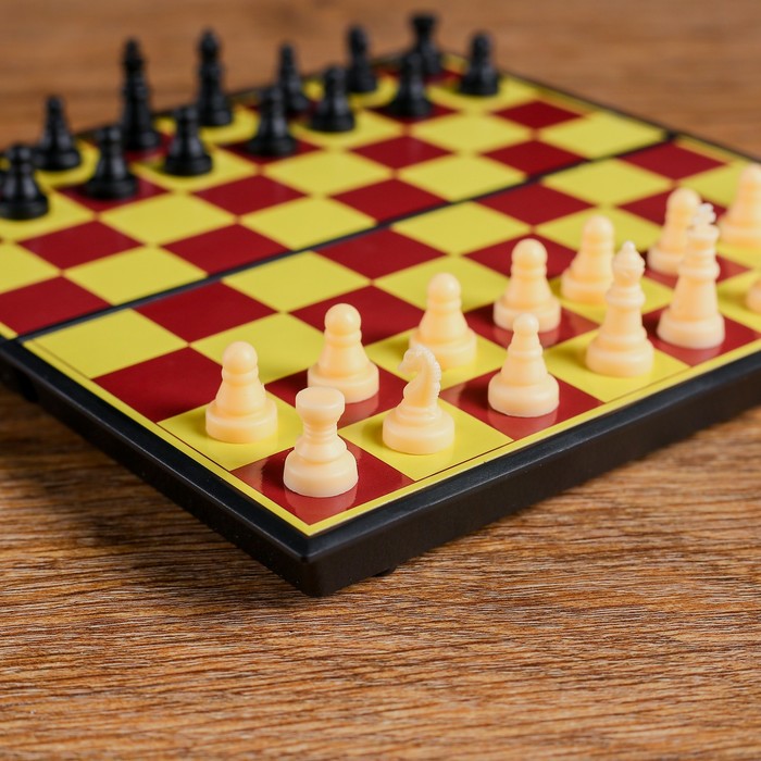 Настольная игра 2 в 1 "Баталия": шашки, шахматы,  доска пластик 16.5х16.5см 