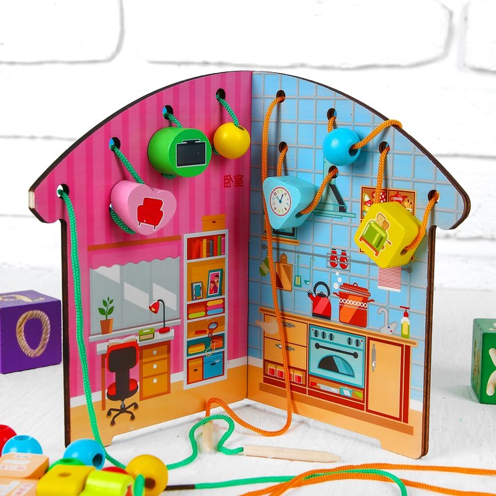 Игрушка развивающая "Шнуровка на стенку. Дом" 4,5×29×18,5 см 