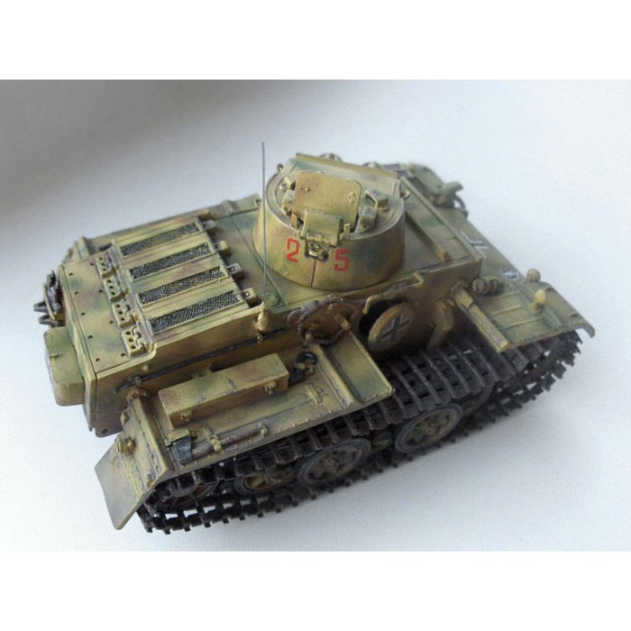 Сборная модель «Немецкий лёгкий танк Т-I F» 