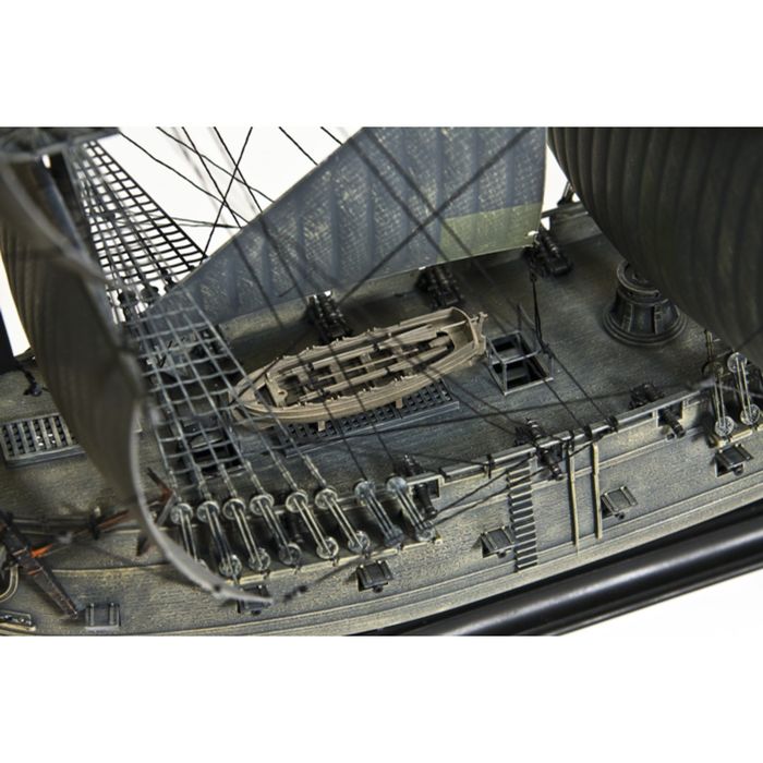 Сборная модель «Корабль капитана Джека Воробья «Чёрная Жемчужина» 