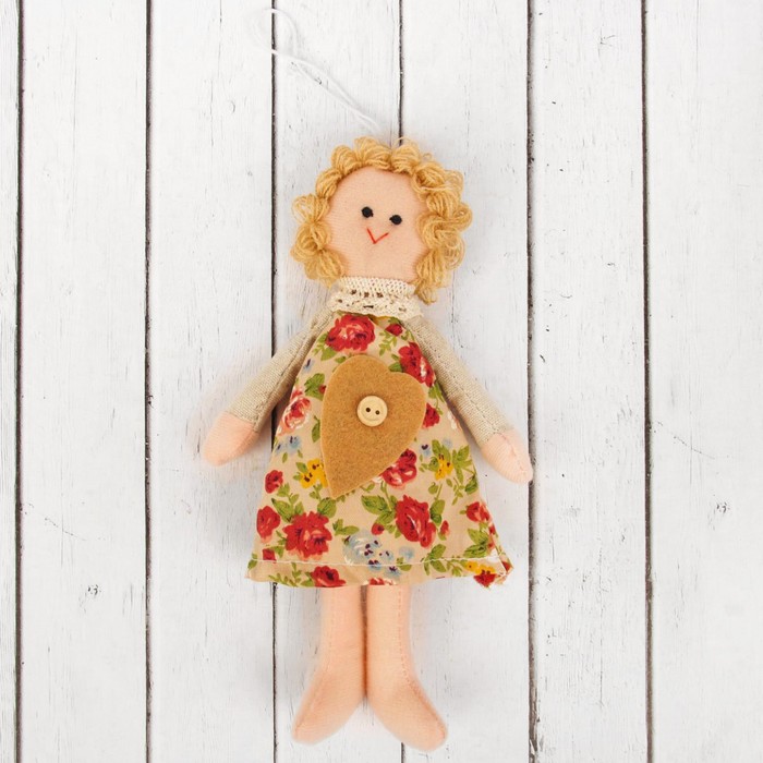 Кукла интерьерная «Василиса», сердце на платье, цвета МИКС 