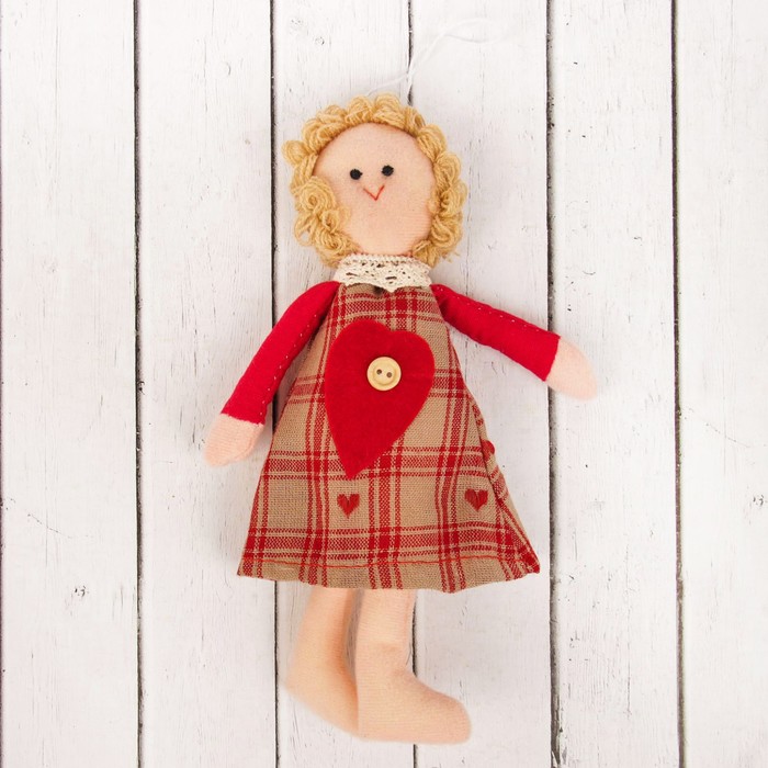 Кукла интерьерная «Василиса», клетчатое платье, с сердцем, цвета МИКС 