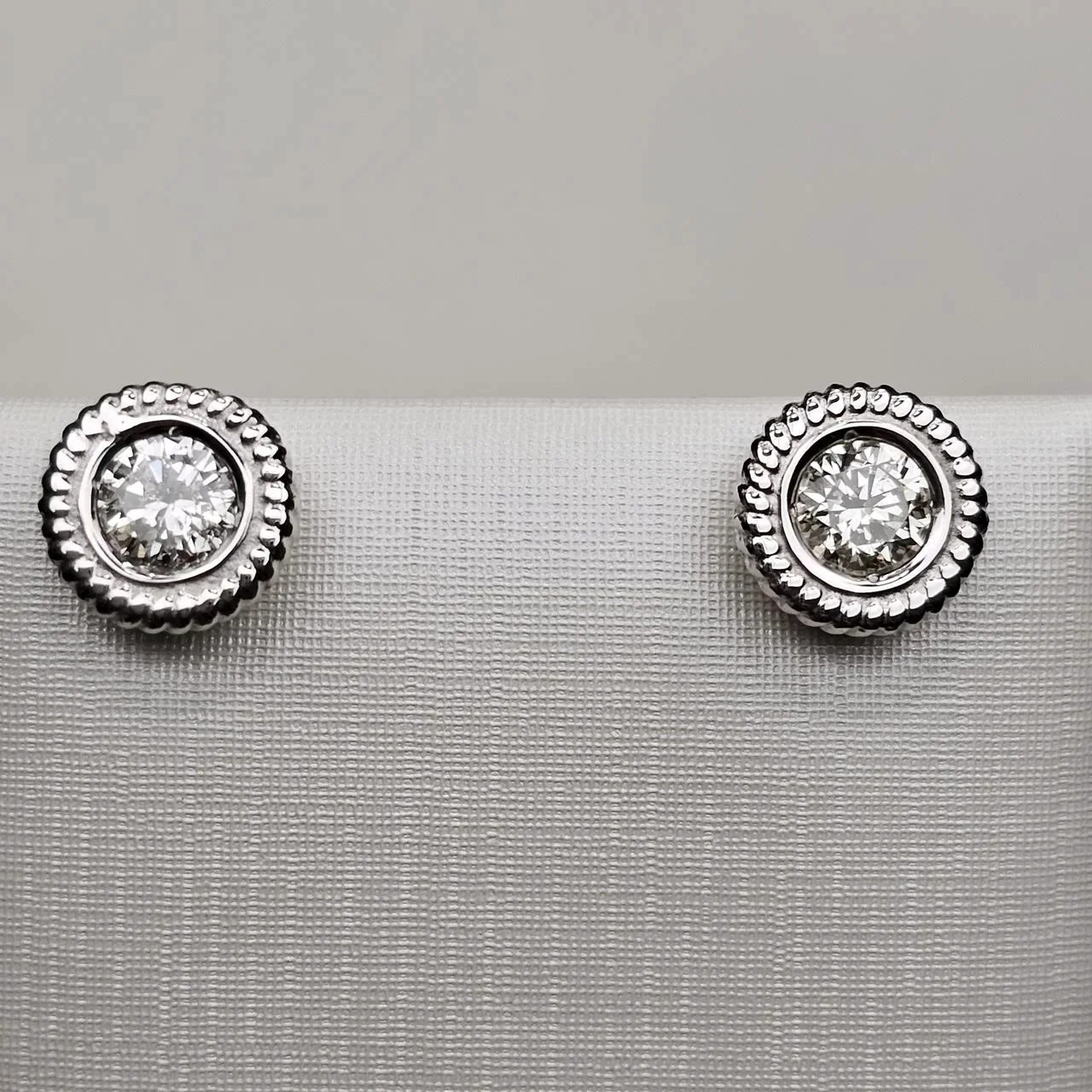 Серьги Deimantas 113848906 0,88ct. 