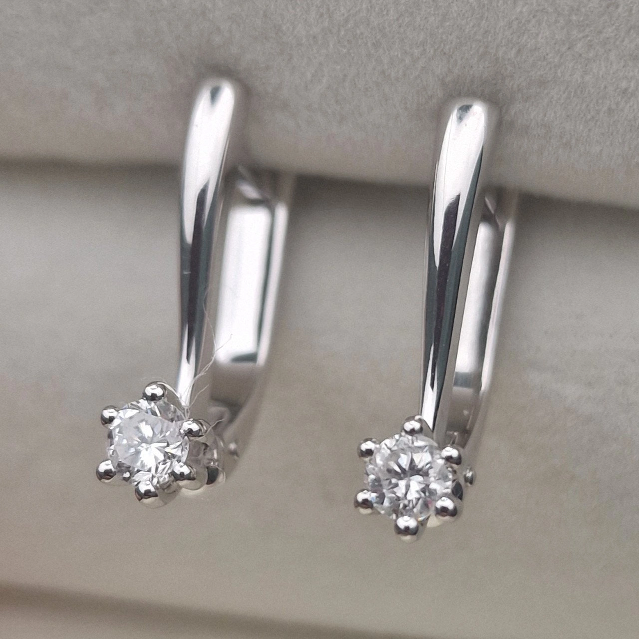 Серьги Deimantas 105151102 3,76гр 0,32ct. 