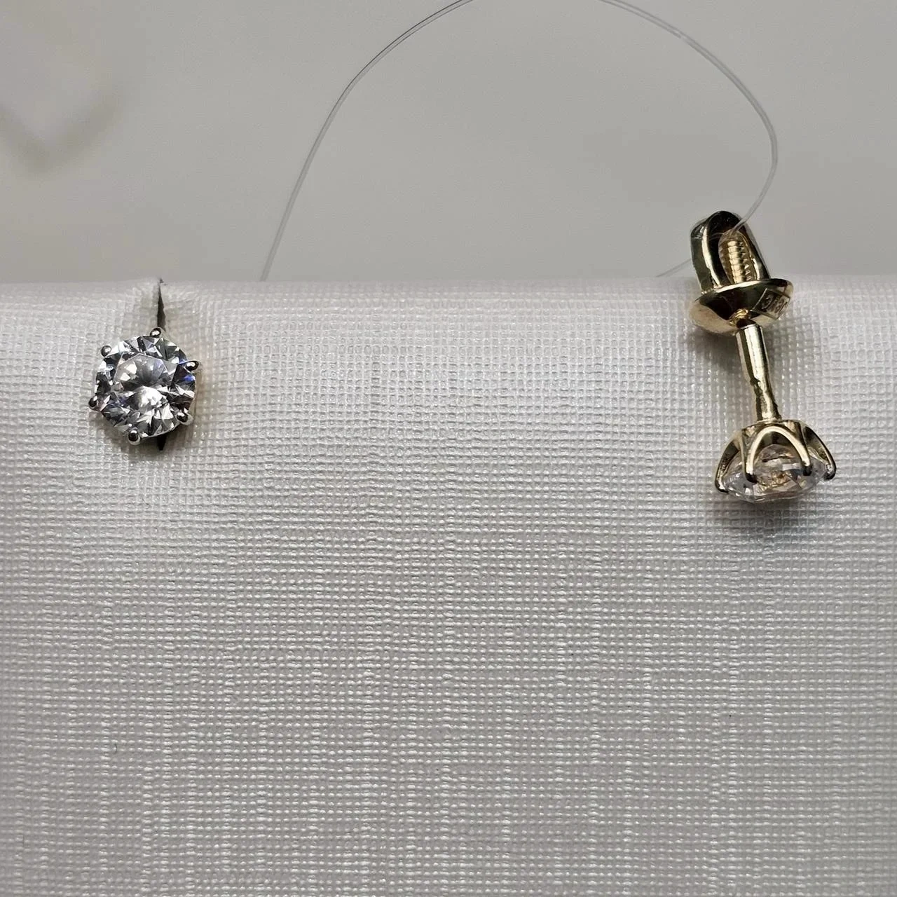 Серьги Deimantas 112693408 1,01гр. 