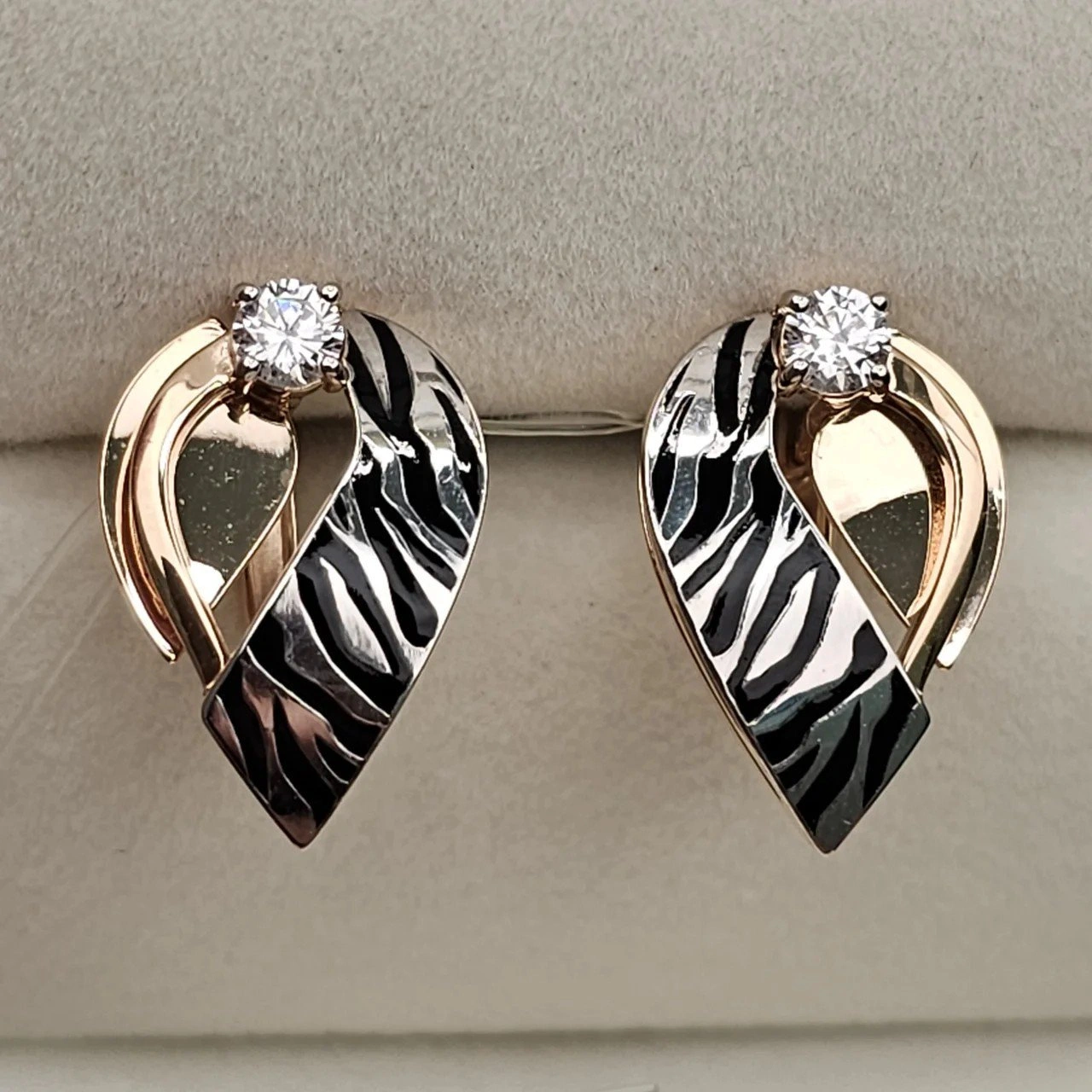 Серьги Deimantas 110208290 3,9гр. 