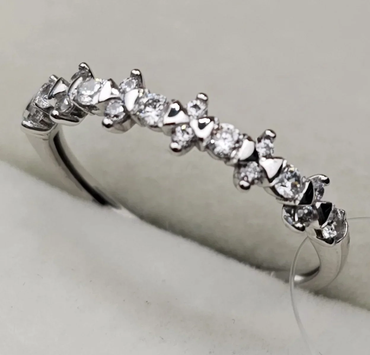 Ювелирный комплект Deimantas 115436943 кольцо 16.5р 0.7гр, серьги 2.38гр  - фото 3