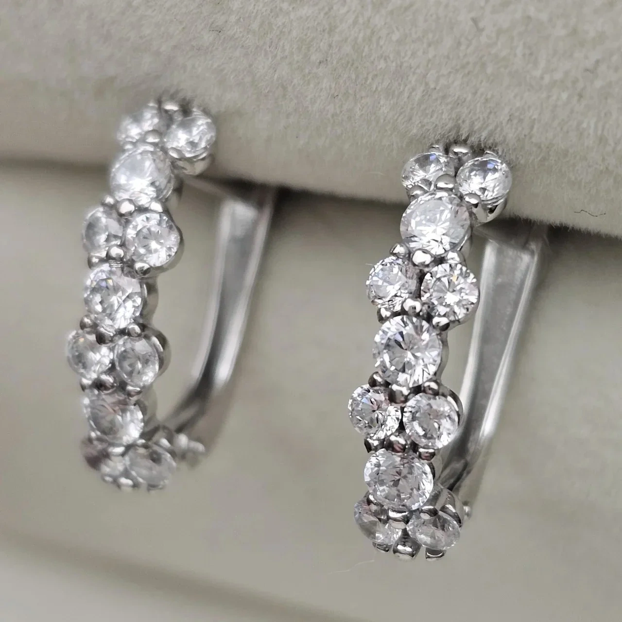 Ювелирный комплект Deimantas 115436943 кольцо 16.5р 0.7гр, серьги 2.38гр 