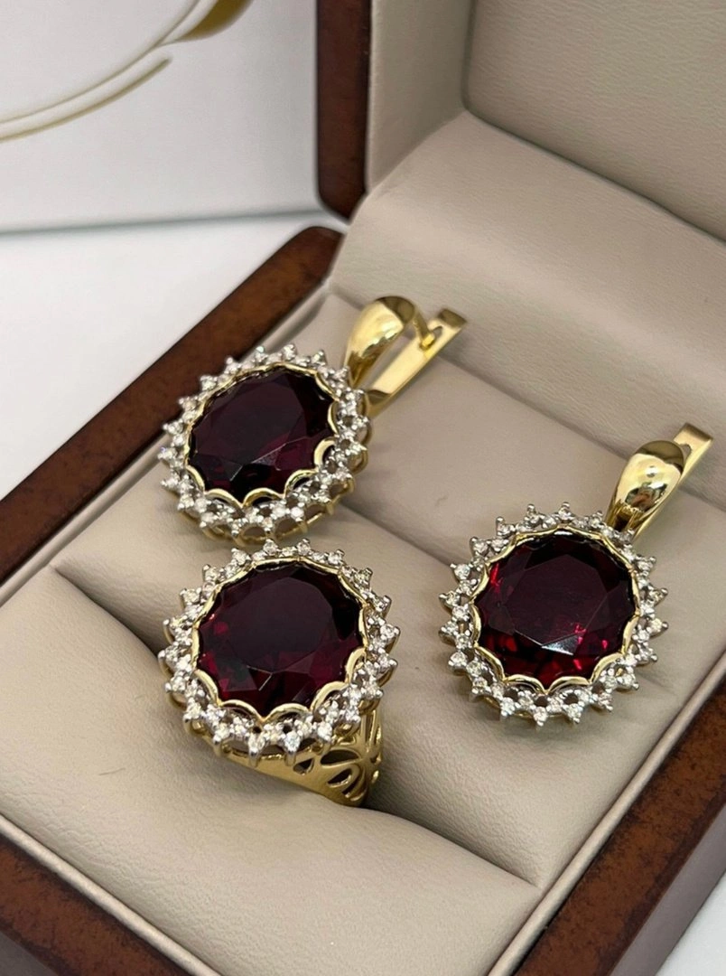 Ювелирный комплект Almaz Gold 876543467 19,5р 14,6гр. 