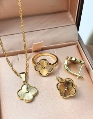 Ювелирный комплект Exclusive Gold Exclusive gold вес 7.1 г золото, без вставок 