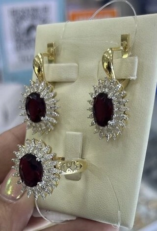 Ювелирный комплект Диамант ЮЗ 7468754 вес 14.77 г золото, бриллиант, рубин 