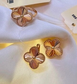 Ювелирный комплект DiamonD SharmGold74478 вес 8.18 г золото, без вставок 