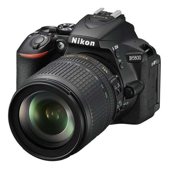 Зеркальная фотокамера Nikon D5600 + 18-105 VR Kit