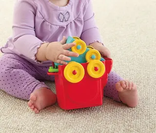 Игрушка для малышей Fisher-Price Веселый паровозик CBP38