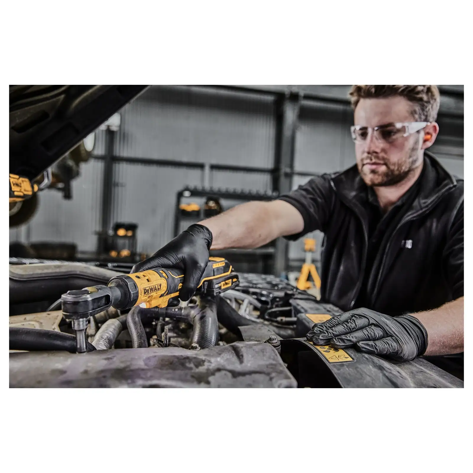 Гайковерт аккумуляторный угловой DeWALT DCF512D1G-QW  - фото 4