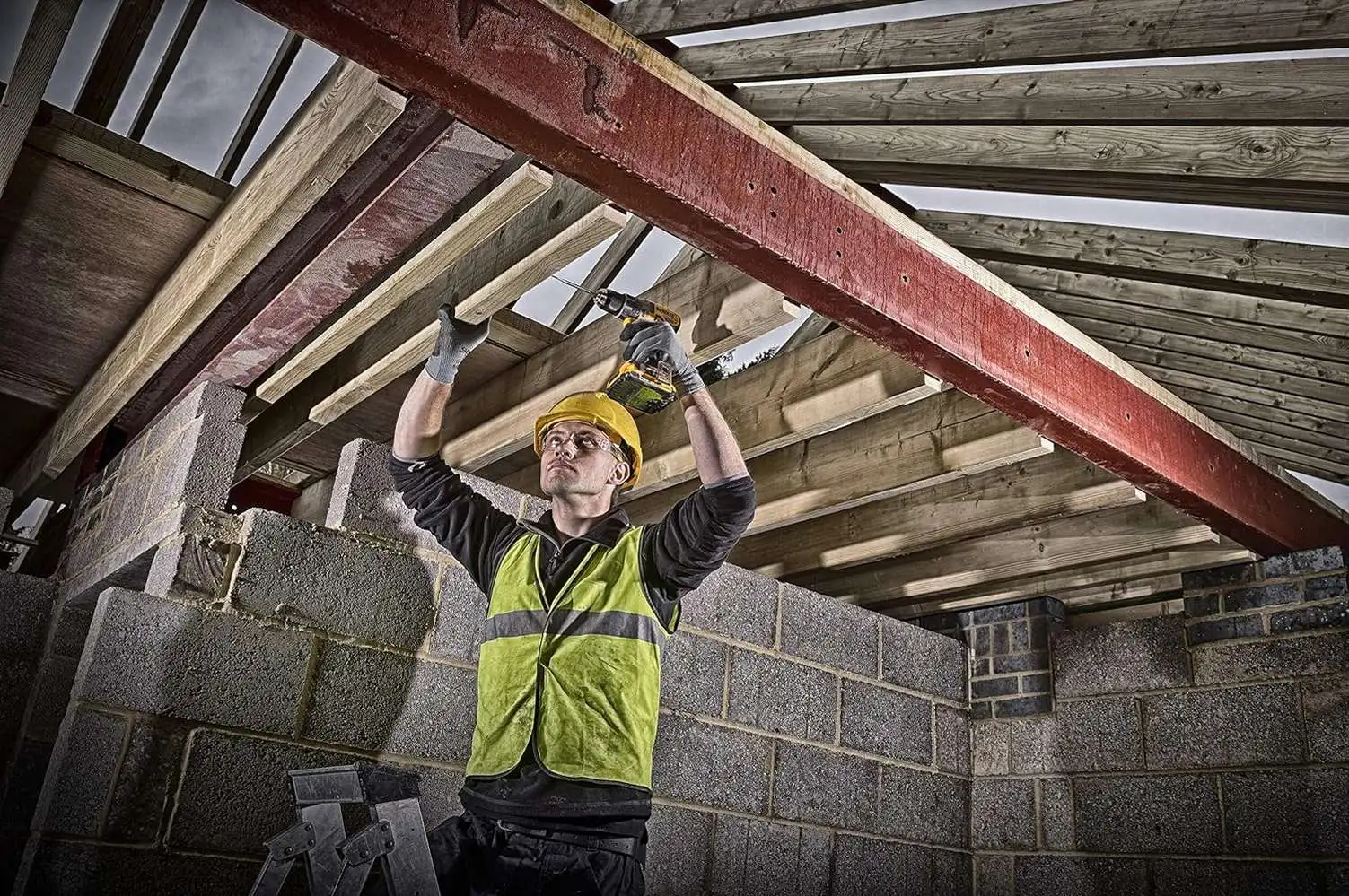 Аккумуляторная дрель-шуруповёрт DeWALT DCD791NT-XJ  - фото 4