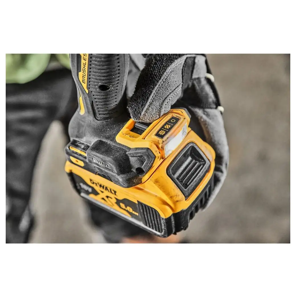 Аккумуляторная дрель-шуруповерт Dewalt DCD805P2T-QW  - фото 4