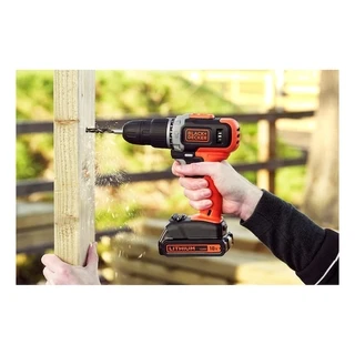 Аккумуляторный ударный шуруповерт Black & Decker BCD003C1-QW 