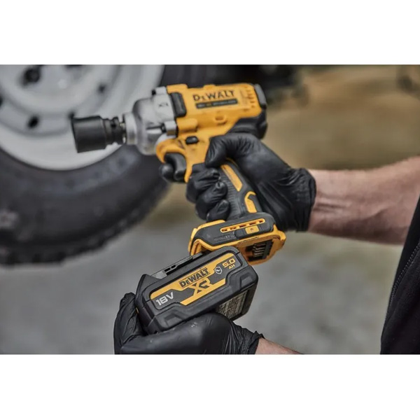 Гайковерт ударный аккумуляторный DeWalt DCF892P2T-QW - фото 6