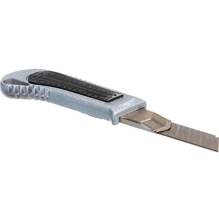 Нож с выдвижным лезвием Вихрь 18 мм, металлический корпус