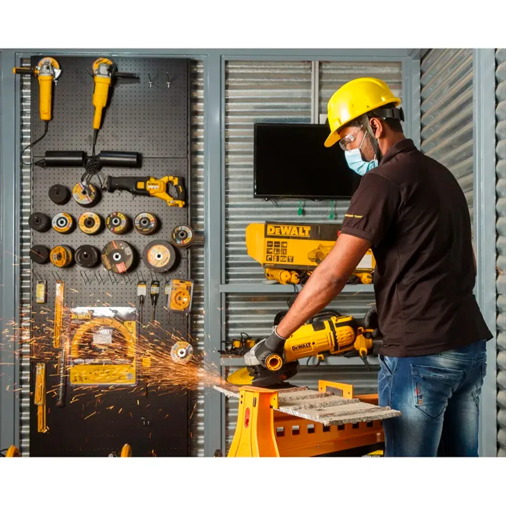 Угловая шлифмашина DeWalt DWE4579-QS - фото 8