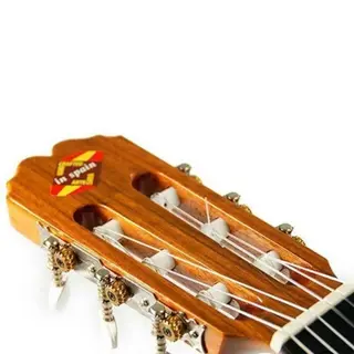 Классическая гитара в комплекте с чехлом и тюнером Adrmira Alba Pack