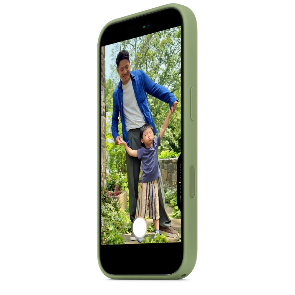 Чехол Apple для iPhone 17 Silicone Case with MagSafe - Light Moss MGEX4ZM/A - фото 5