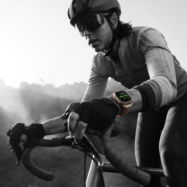 Смарт-часы Apple Watch Ultra 2 GPS + Cellular, 49mm Titanium Case with Green/Grey Trail Loop - M/L