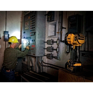 Фонарь DeWALT DCL043-XJ - фото 6