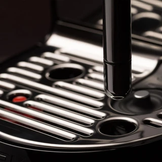 Капсульная кофеварка BORK C730bk Creatista