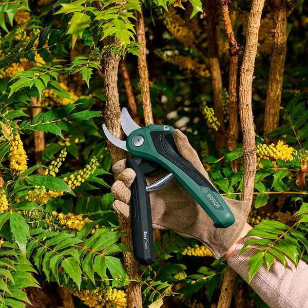 Секатор Bosch Easyprune