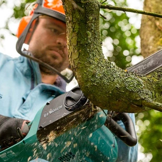 Пила цепная электрическая Bosch UniversalChain 40