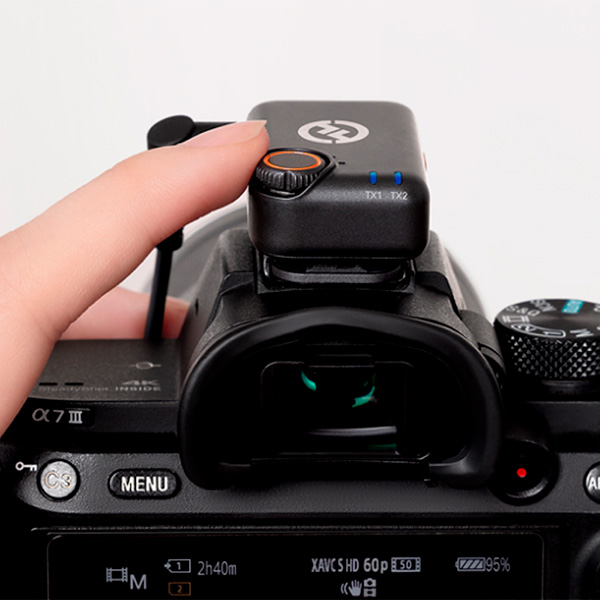 Төсекте труси киген сексуалды қыздар