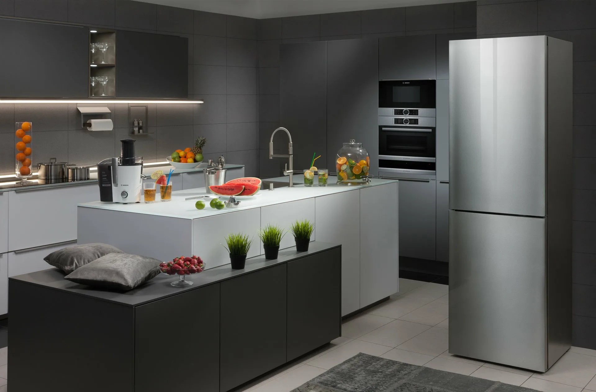 Бытовая техника для кухни каталог. Холодильник Bosch KGN 39sm10r. Холодильники Bosch 2021. Холодильник бош серый. Gorenje ri4182e1.